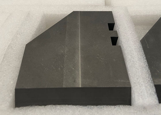 ความต้านทานต่ออุณหภูมิสูงอุปกรณ์เตาสุญญากาศ Isotropic Graphite